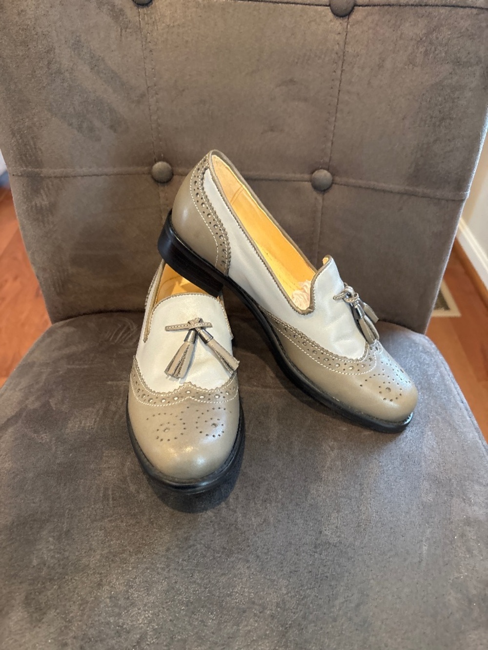Women’s Girotti 2 Tone Leather Slip On Tassel Oxford Shoes Size 37